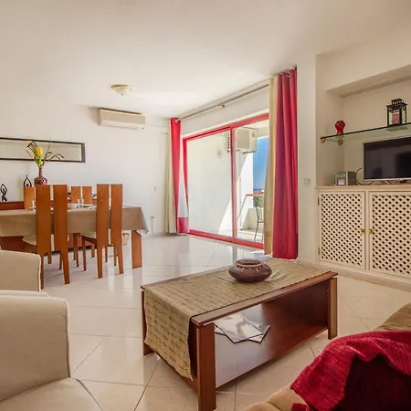 Apartment Caroni
